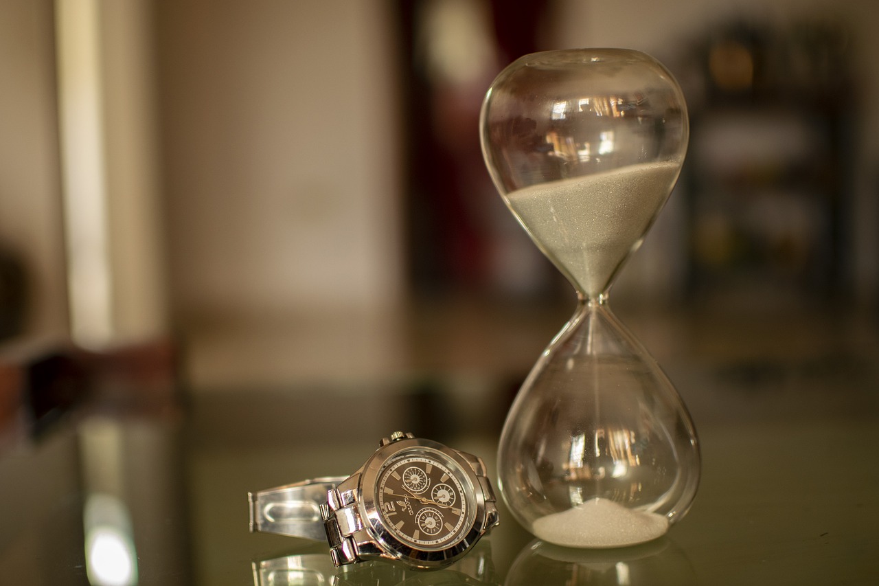 hourglass, clock, sand, schedule, minutes, nostalgia, glass, money, hourglass, hourglass, hourglass, hourglass, hourglass, schedule